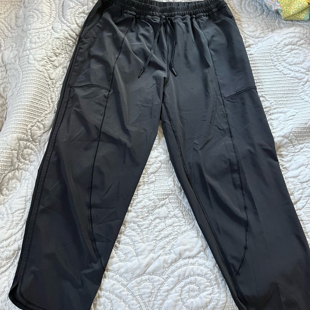 Lulu lemon cropped pants